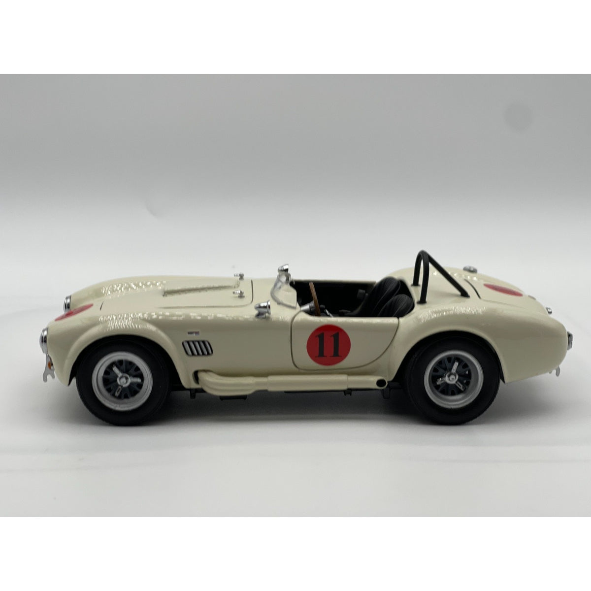 Elvis Motor Classics 1965 Shelby Cobra 427 S/C CSX3012 Competition 1:24