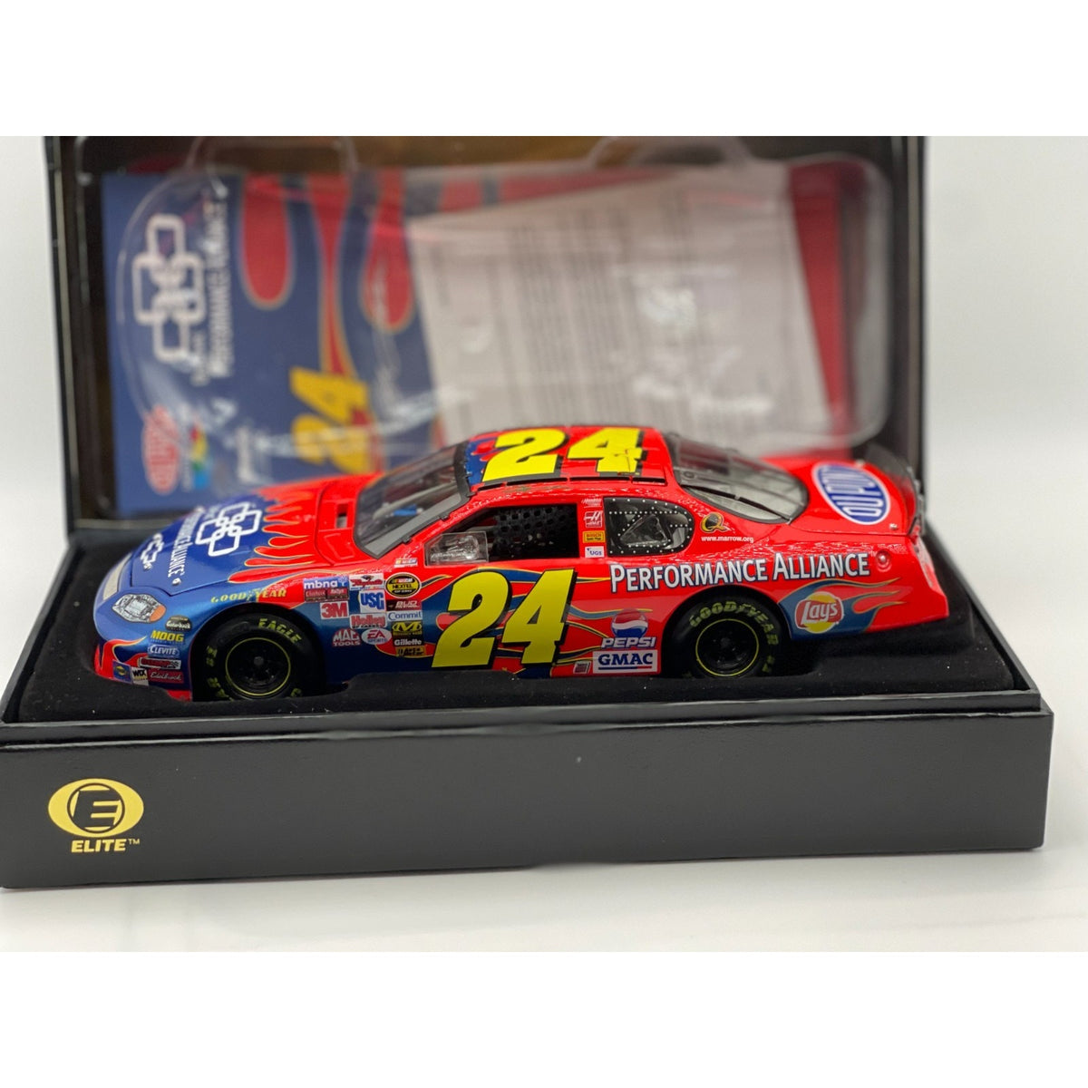 Jeff Gordon #24 DuPont Performance Alliance 2005 Monte Carlo ELITE 1:24 1/1500