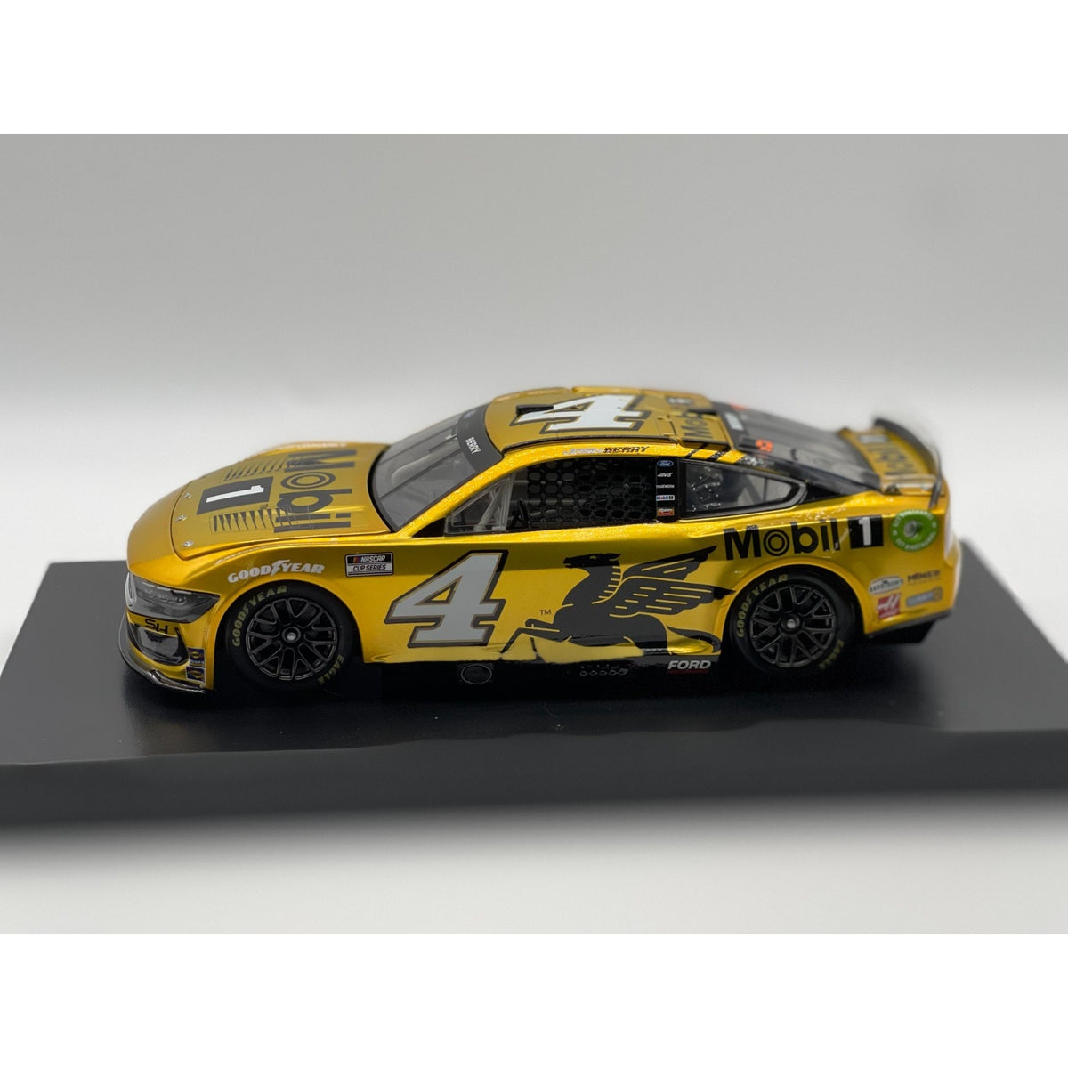 Josh Berry #4 Mobil 1 2024 Mustang ELITE Liquid Color 1:24 1/61 DIN 5