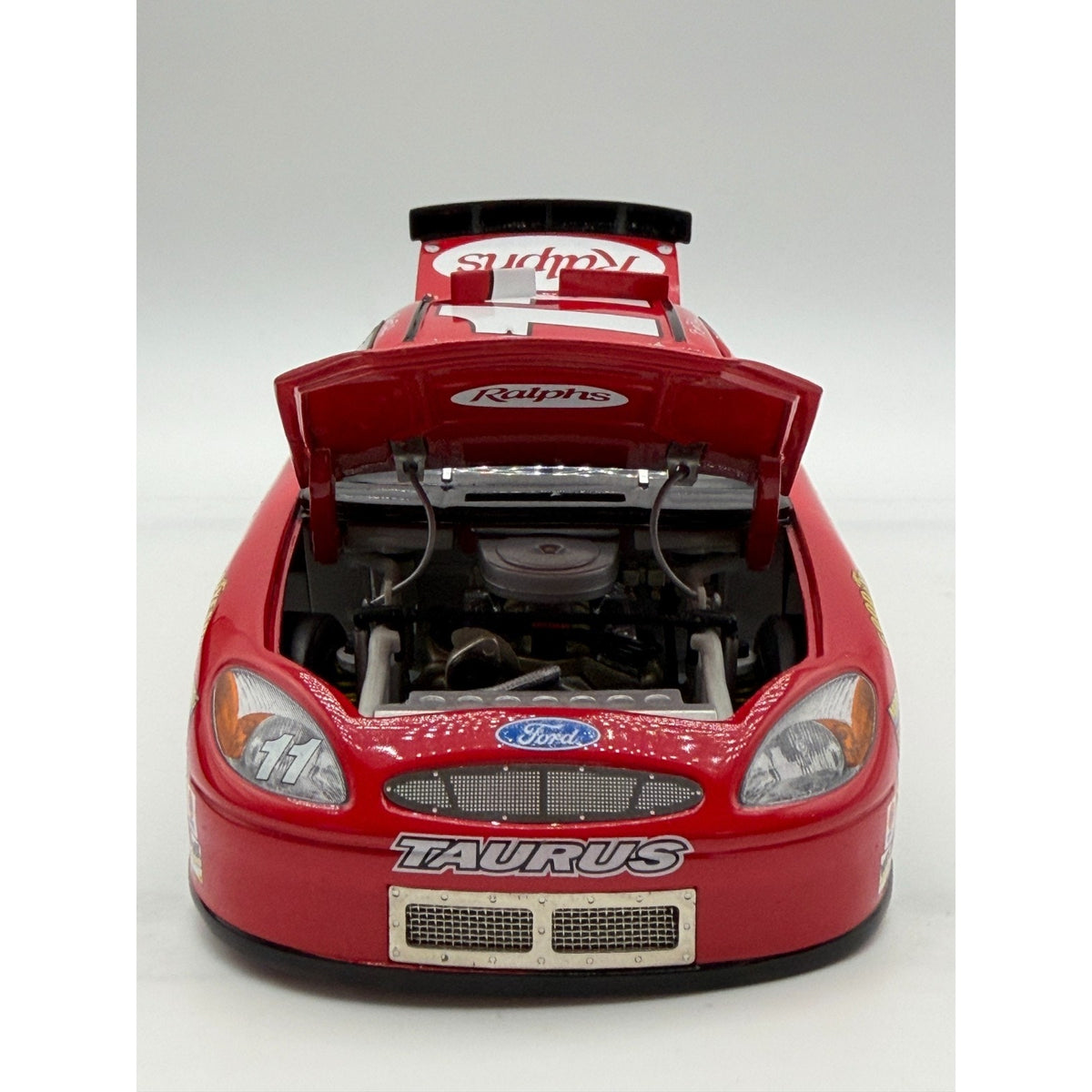 Brett Bodine #11 Ralphs 2000 Ford Taurus Team Caliber 1/2340 DIN 374