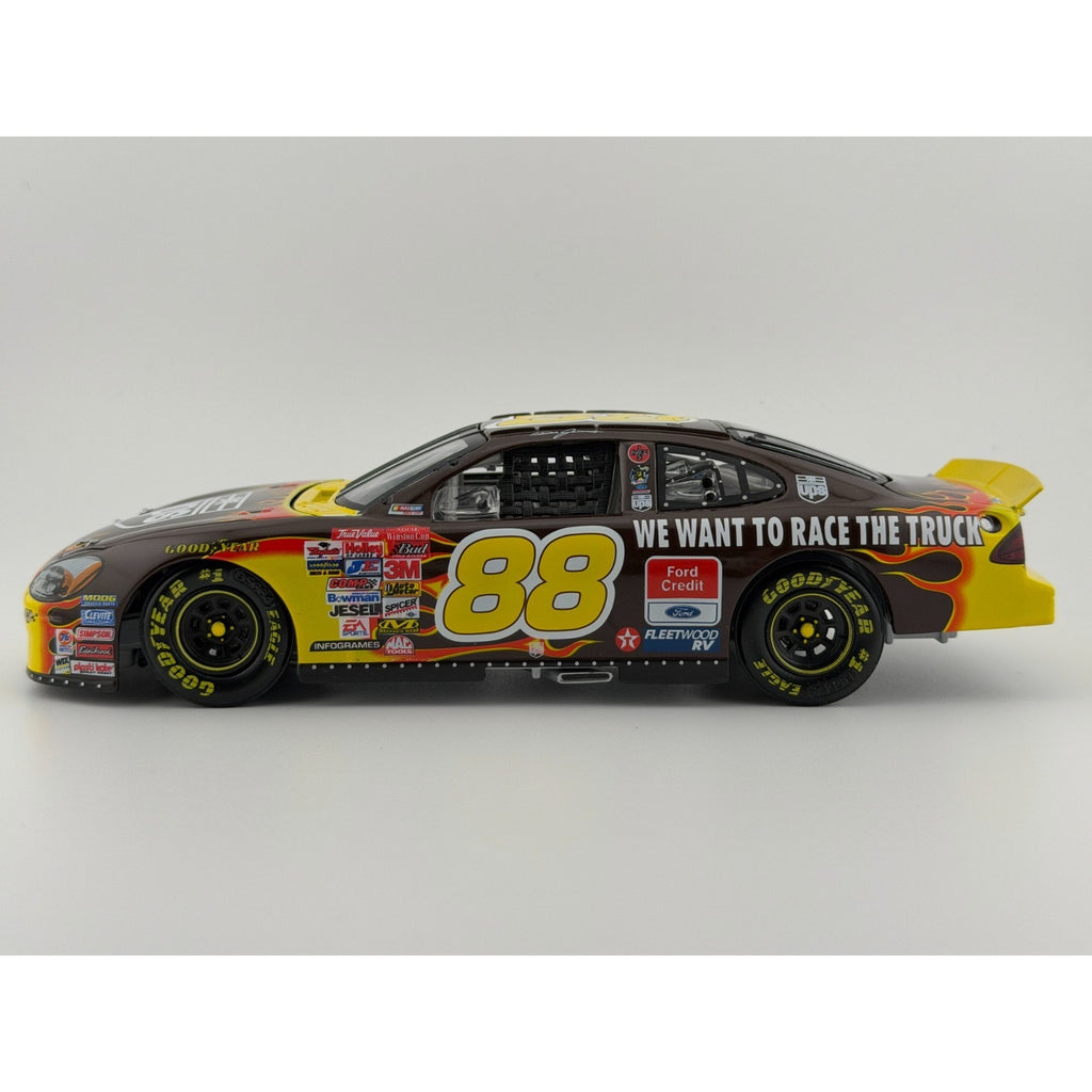 Dale Jarrett #88 UPS "Race The Truck" 2001 Ford Taurus 1:24 NASCAR Diecast