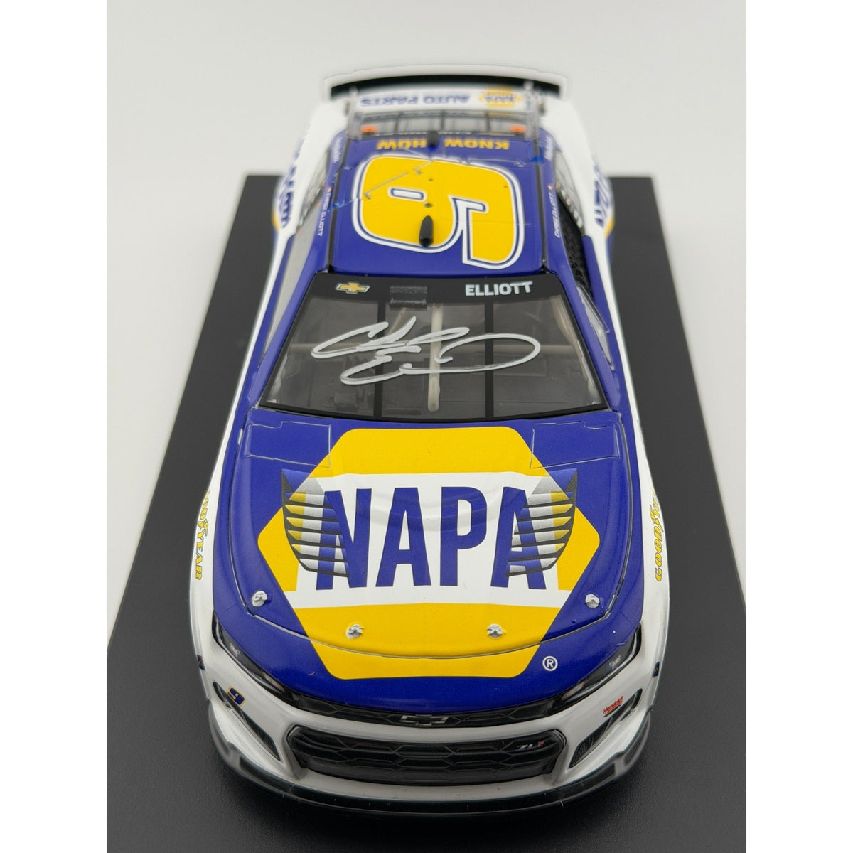 Chase Elliott #9 NAPA 2026 Chevrolet Camaro Elite Autographed 1 of 72 DIN 65