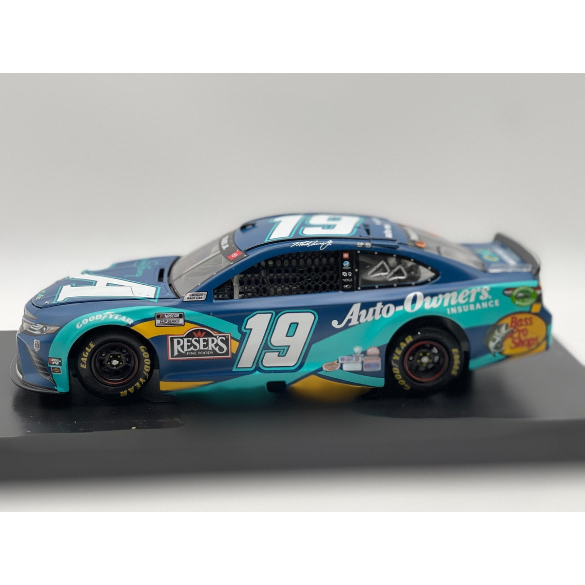 Martin Truex Jr. #19 Auto-Owners Insurance MTJF 2021 Camry 1:24 1 of 720 DIN 600