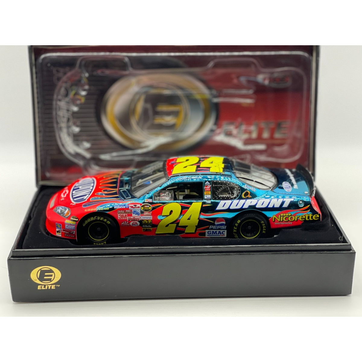 Jeff Gordon #24 DuPont 2006 Monte Carlo ELITE Color Chrome 1/288 DIN 244