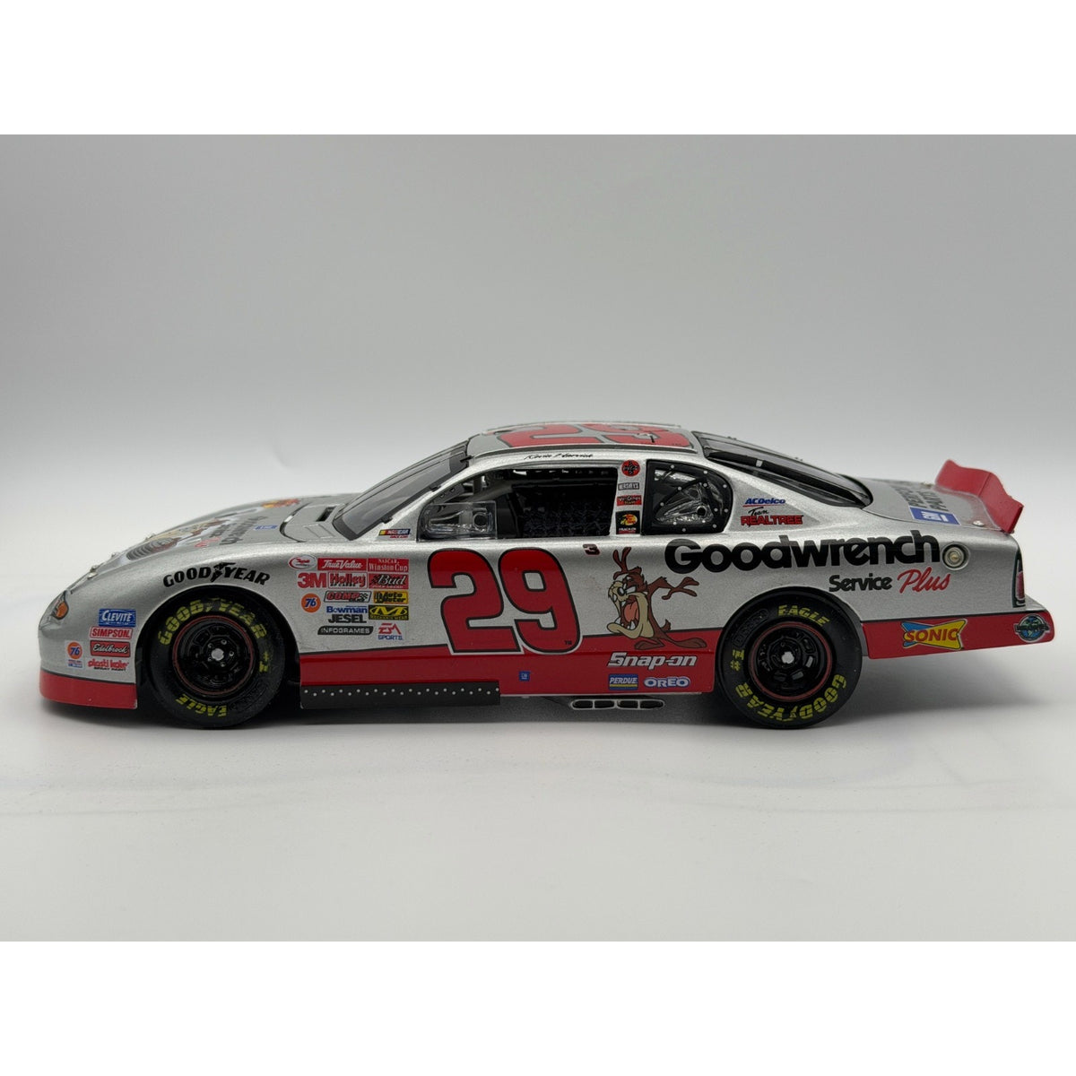 Kevin Harvick #29 GM Goodwrench Looney Tunes 2001 Elite Rookie 1/5996