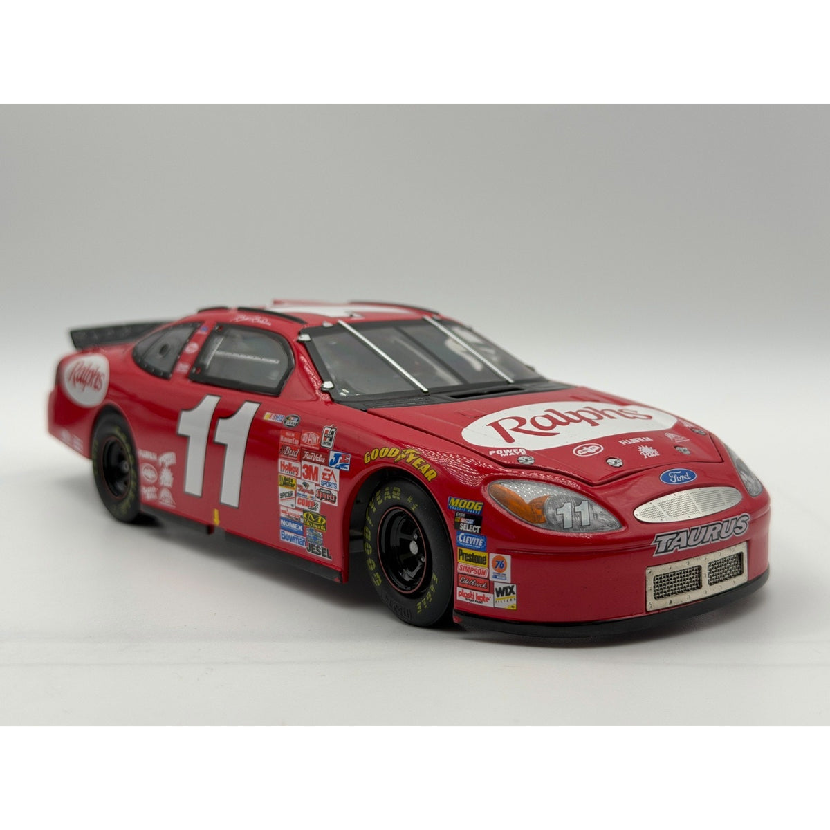 Brett Bodine #11 Ralphs 2000 Ford Taurus Team Caliber 1/2340 DIN 374