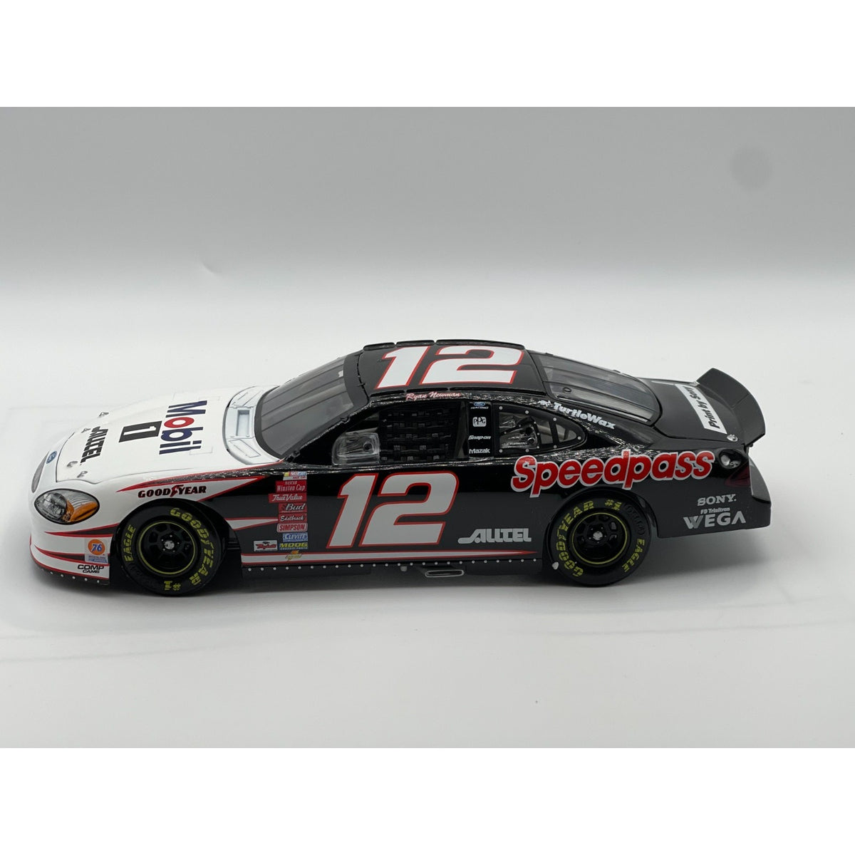 Ryan Newman #12 Alltel / Mobil 1 Speedpass 2002 Ford Taurus Rookie 1:24