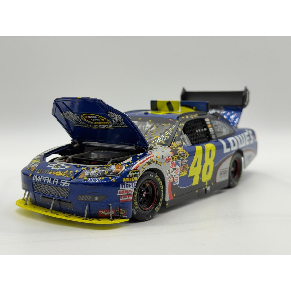 Jimmie Johnson #48 Lowe's 2009 Sprint Cup Champ Raced Version 1/5572 DIN 2549