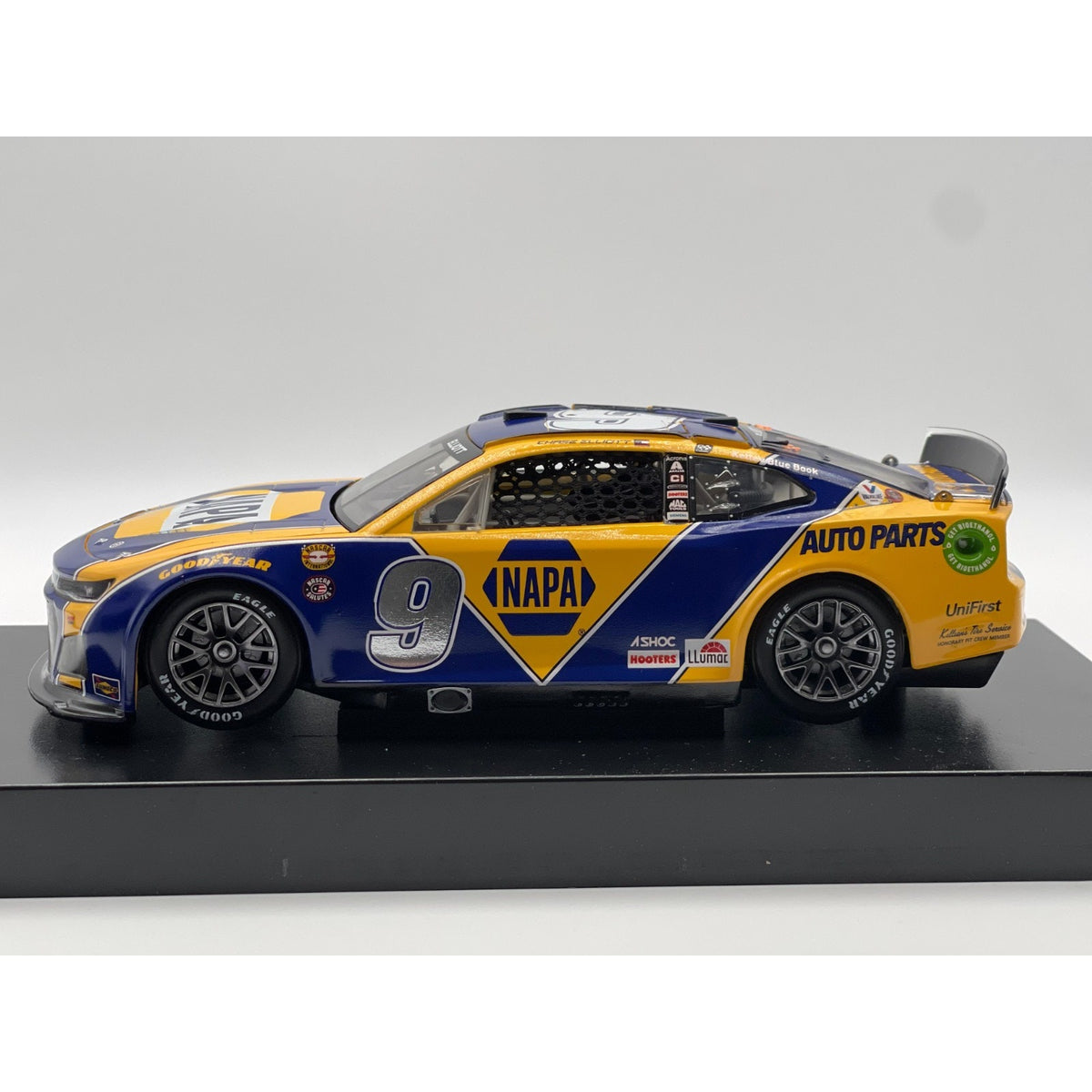 Chase Elliott #9 NAPA Throwback 2022 Camaro ZL1 ELITE 1:24 1/309 DIN 262