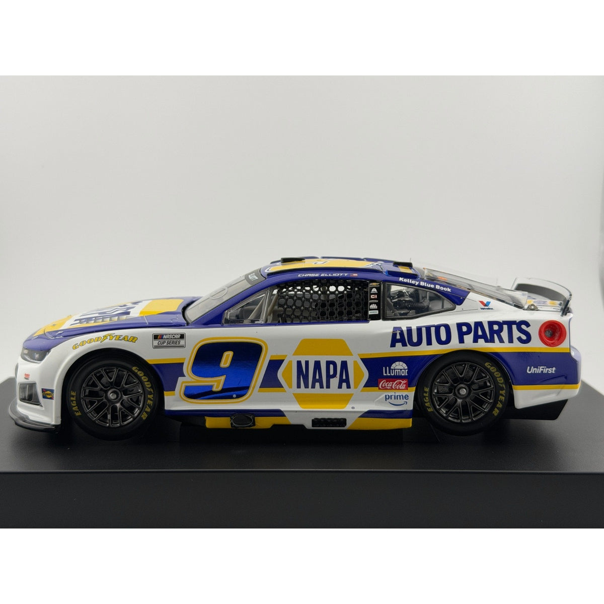 Chase Elliott #9 NAPA 2026 Chevrolet Camaro Elite Autographed 1 of 72 DIN 65