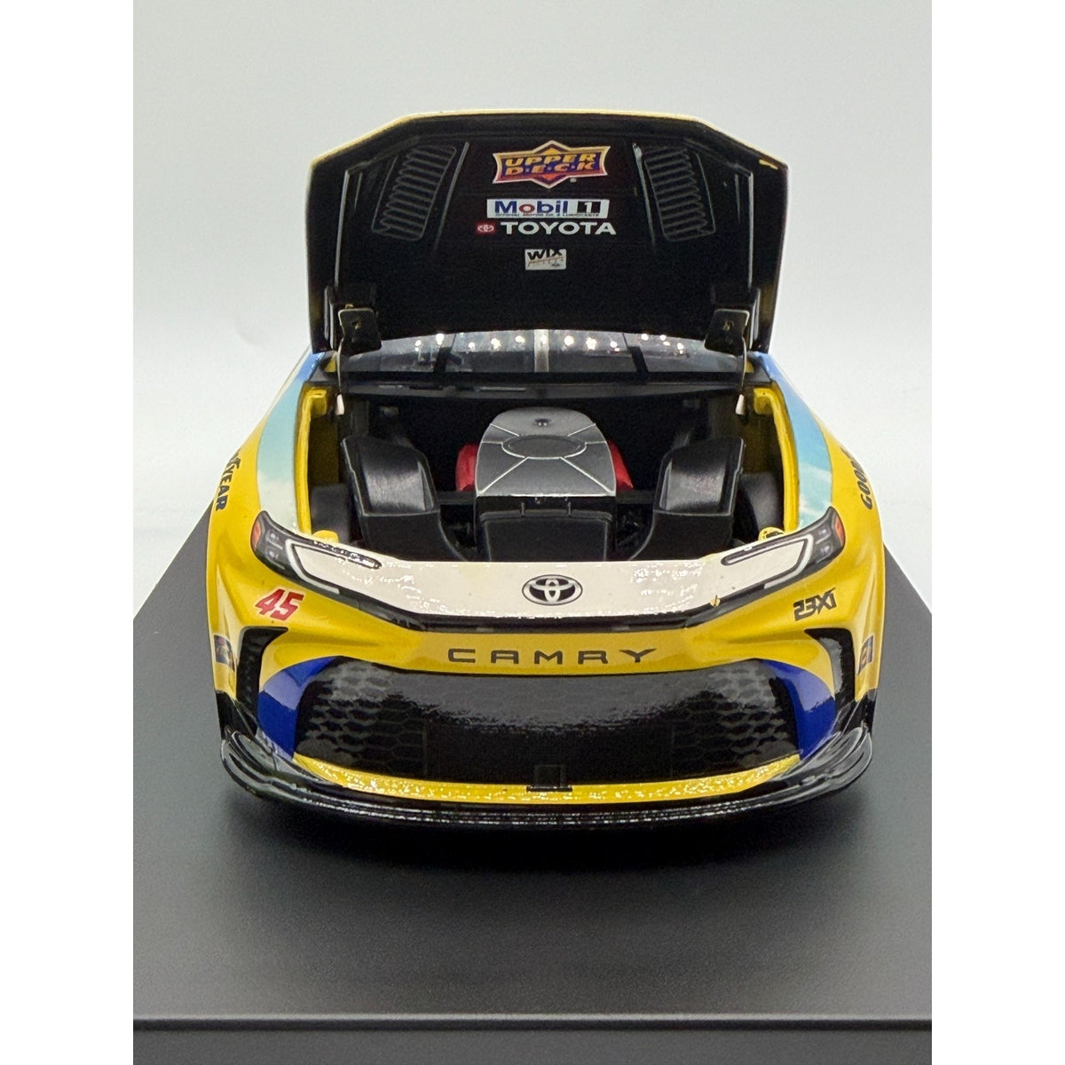 Tyler Reddick #45 Upper Deck Superman 2025 Camry Elite 1/185 DIN 81