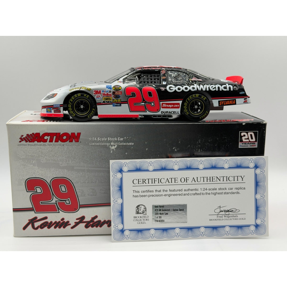 Kevin Harvick #29 GM Goodwrench Daytona Special 2005 Monte Carlo 1/300