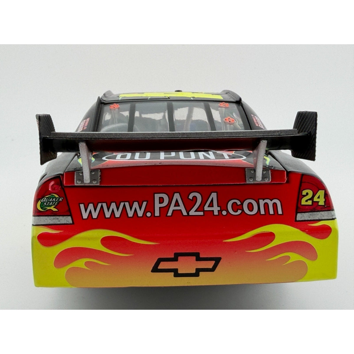 Jeff Gordon #24 DuPont 2010 Chevrolet Impala 1:24 NASCAR 1/6884 DIN 6619