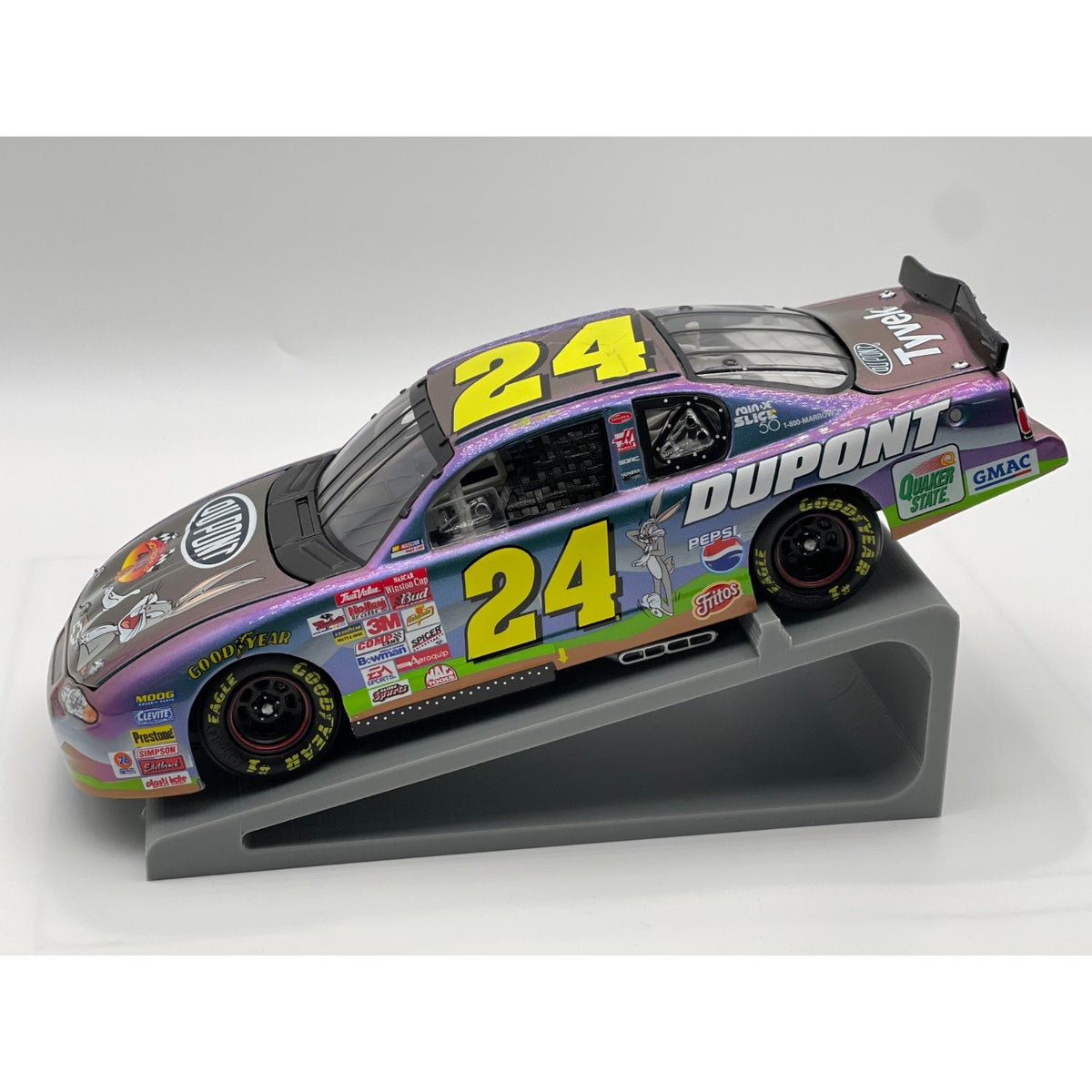 Jeff Gordon #24 DuPont Looney Tunes 2001 Richmond Monte Carlo 400 1:24 NASCAR