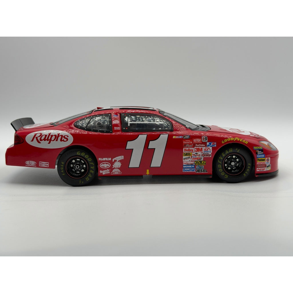 Brett Bodine #11 Ralphs 2000 Ford Taurus Team Caliber 1/2340 DIN 374