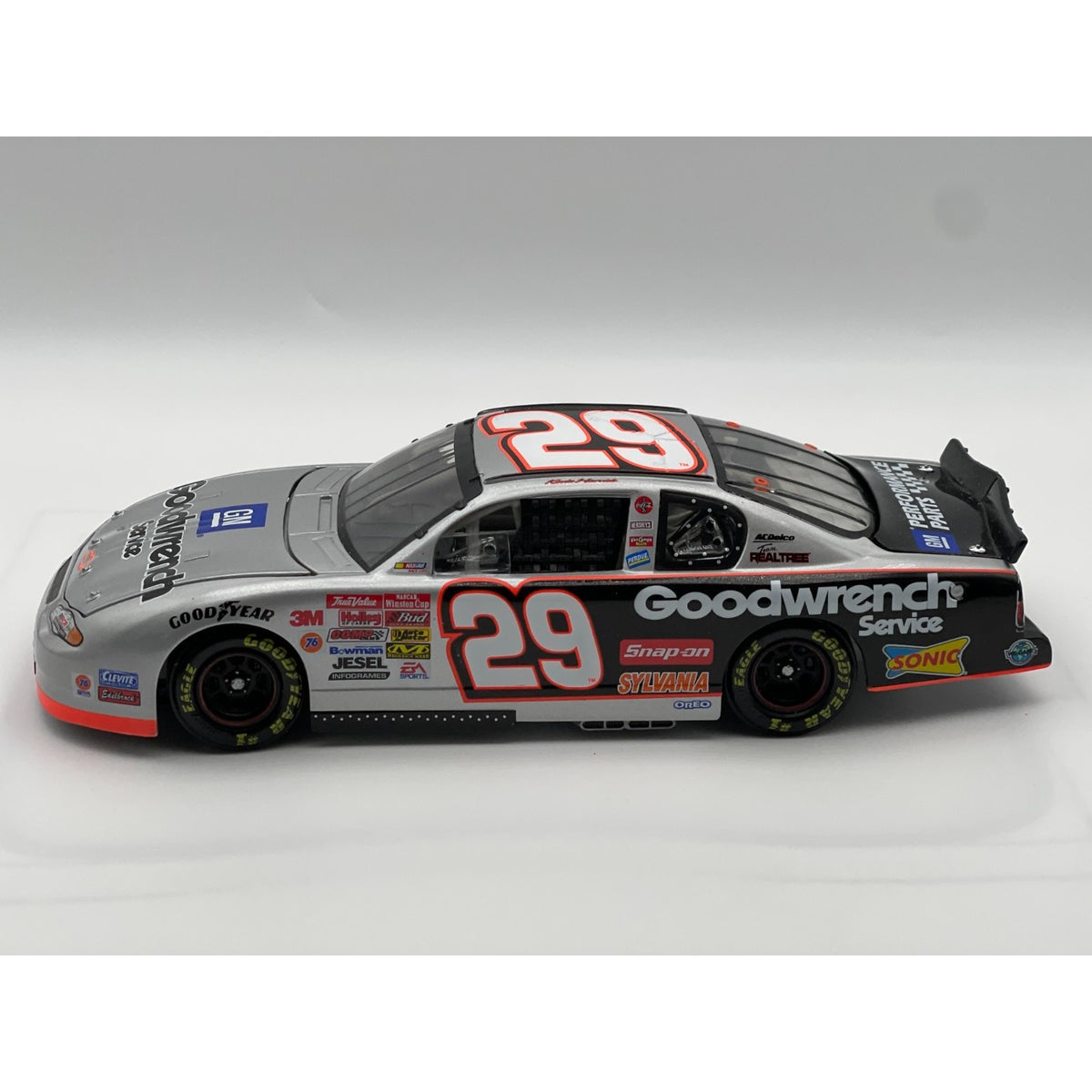 Kevin Harvick #29 GM Goodwrench Service 2002 Monte Carlo 1:24 NASCAR Diecast