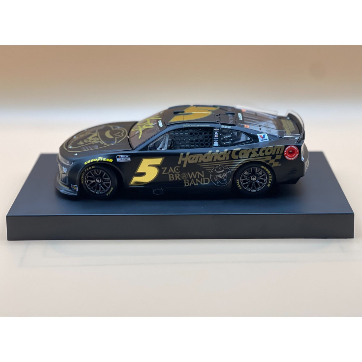 Kyle Larson #5 HendrickCars.com Zac Brown Band 2025 Camaro Track Autographed 1/1476
