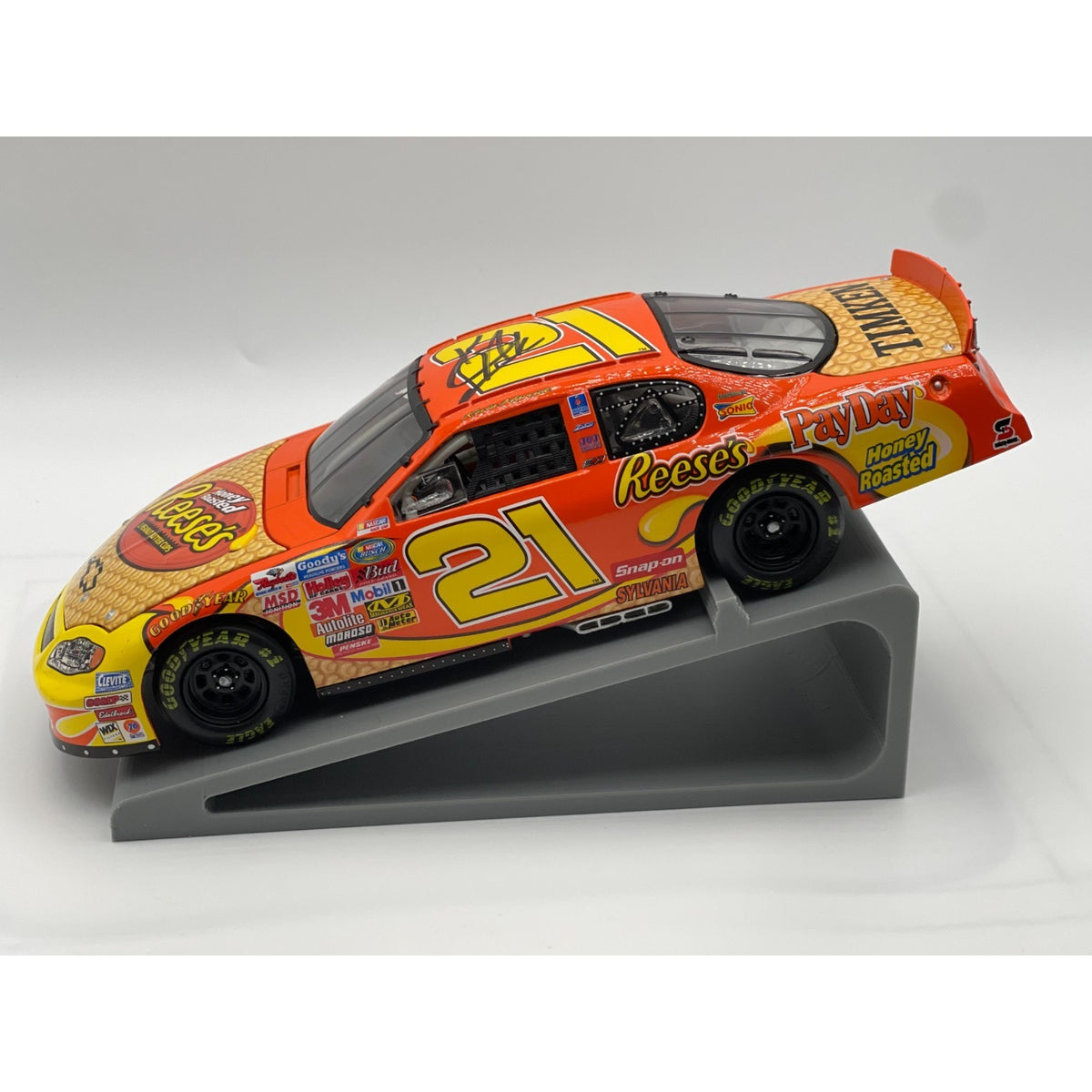 Kevin Harvick #21 Honey Roasted Reese's 2003 Monte Carlo Autographed 1:24