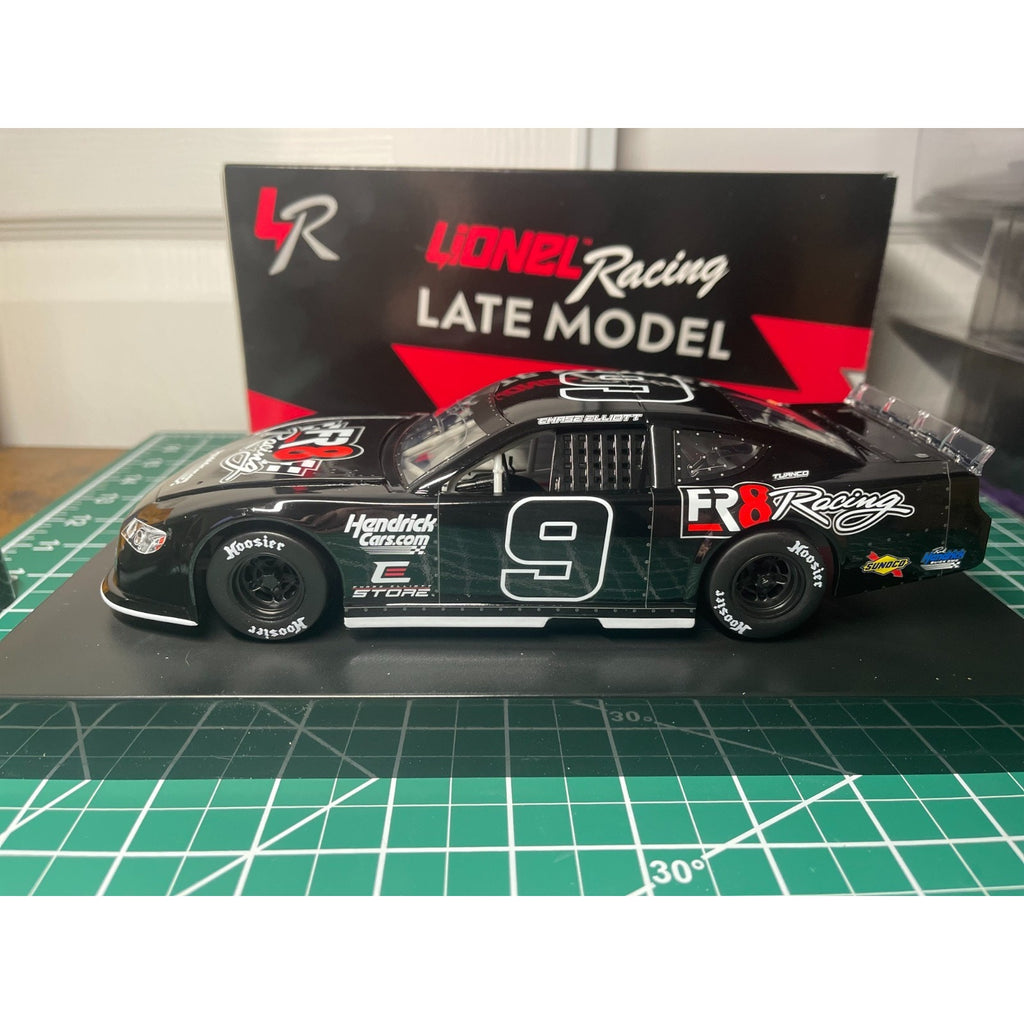 Chase Elliott #9 FR8Auctions Late Model 2024 Camaro Autographed 1:24 1/72