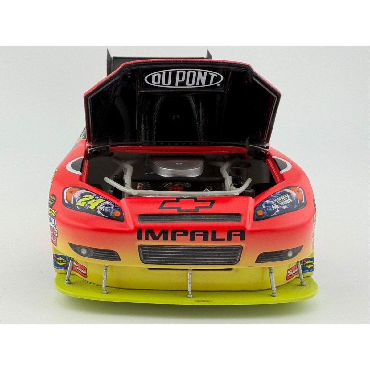 Jeff Gordon #24 DuPont 2010 Chevrolet Impala 1:24 NASCAR 1/6884 DIN 6619