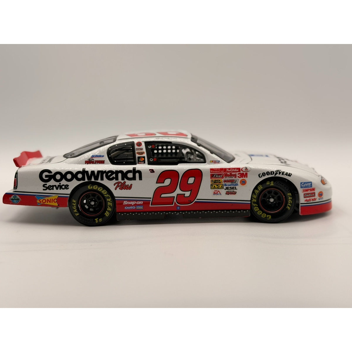 Kevin Harvick #29 GM Goodwrench Rookie of the Year 2001 Monte Carlo 1/37812