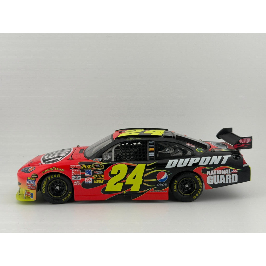 Jeff Gordon #24 DuPont 2010 Chevrolet Impala 1:24 NASCAR 1/6884 DIN 6619