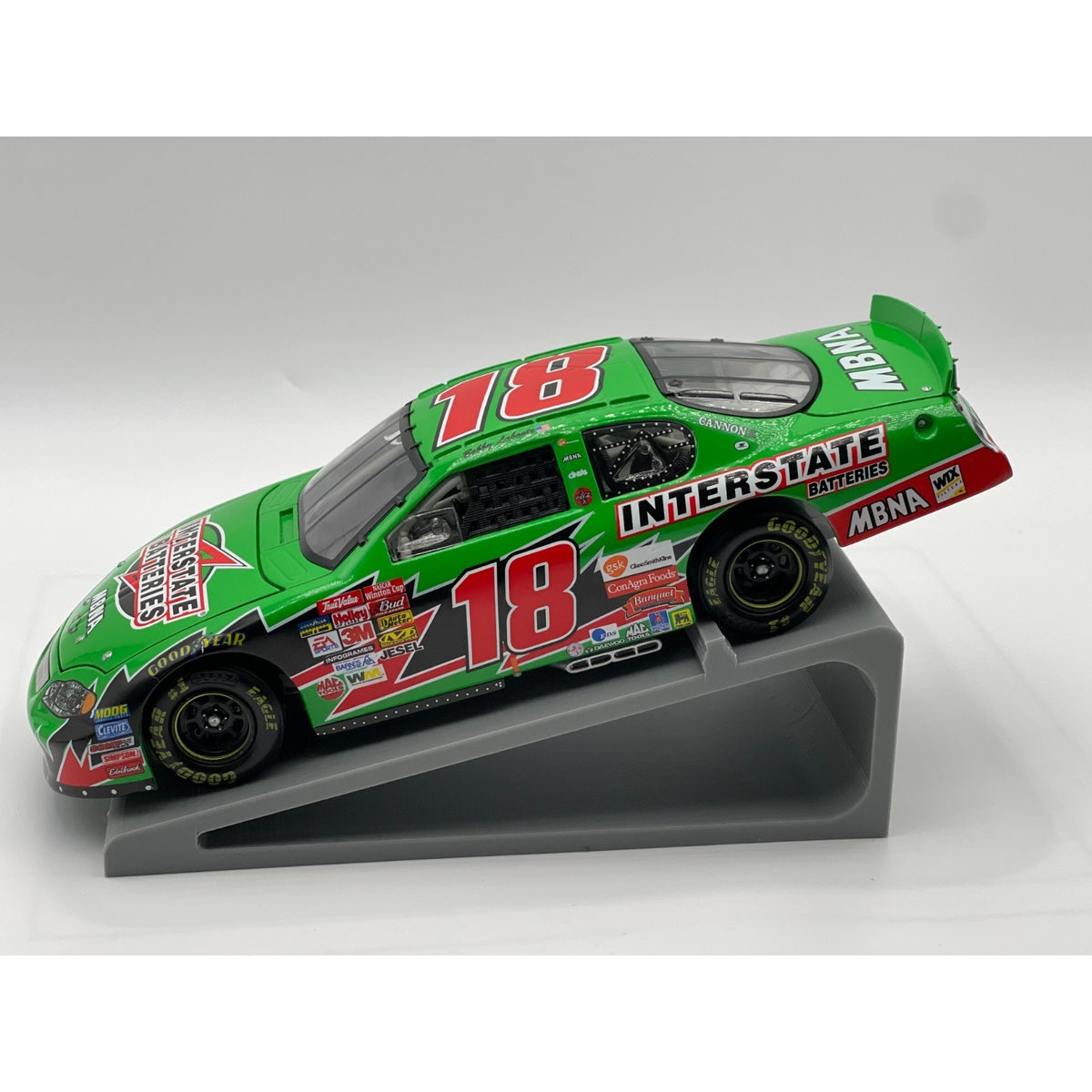 Bobby Labonte #18 Interstate Batteries 2003 Monte Carlo 1:24 NASCAR Diecast