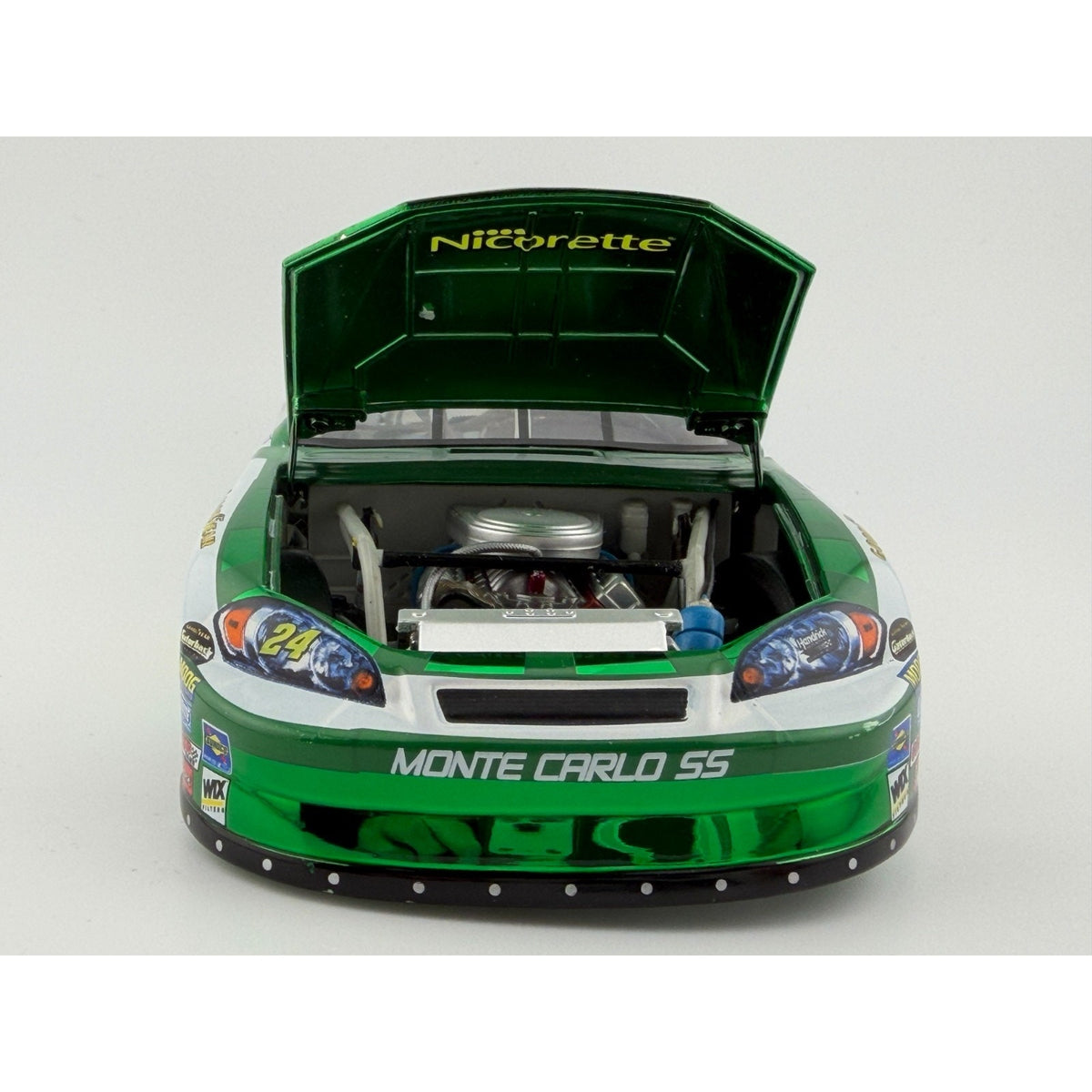 Jeff Gordon #24 DuPont Nicorette 2006 Monte Carlo Color Chrome 1/2508 DIN 257