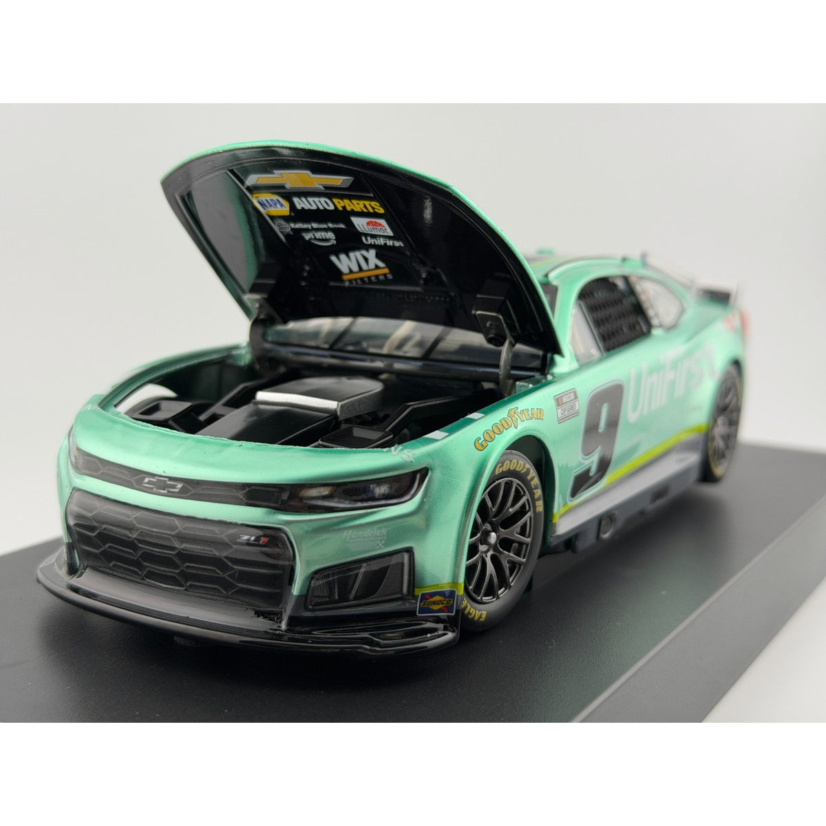 Chase Elliott #9 UniFirst 2026 Chevrolet Camaro Liquid Color 1 of 48 DIN 29