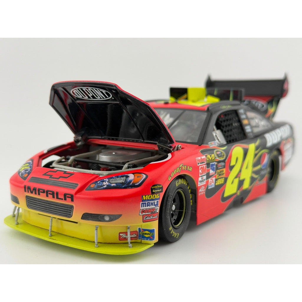 Jeff Gordon #24 DuPont 2010 Chevrolet Impala 1:24 NASCAR 1/6884 DIN 6619