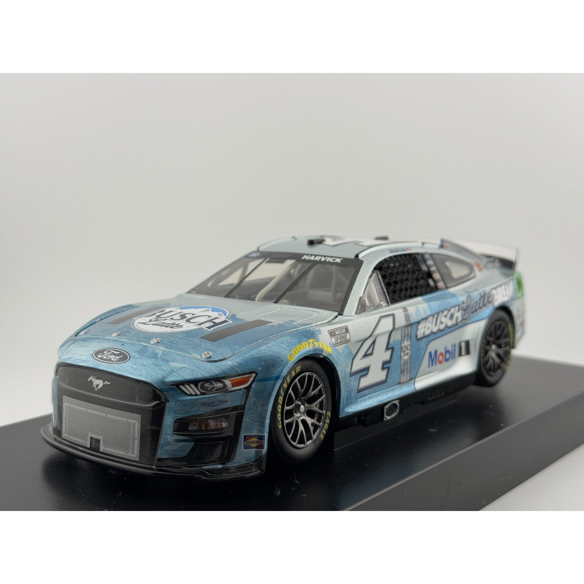 Kevin Harvick #4 Busch Light Latte 2022 Mustang 1:24 1 of 504 DIN 399