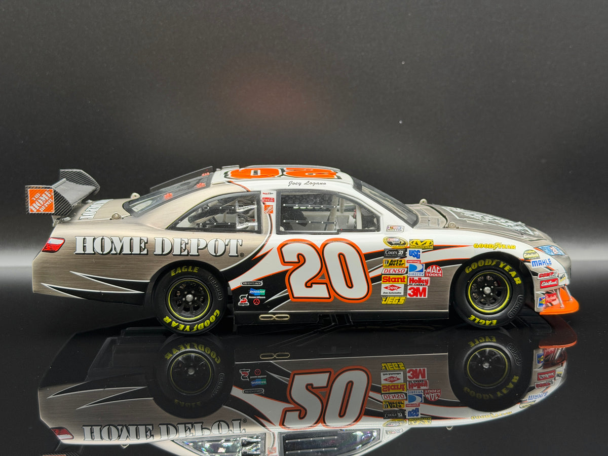 Joey Logano #20 Home Depot 2009 Brushed Metal 1:24 - original photo IMG_2111