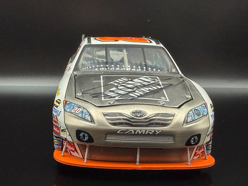 Joey Logano #20 Home Depot 2009 Brushed Metal 1:24 - original photo IMG_2107