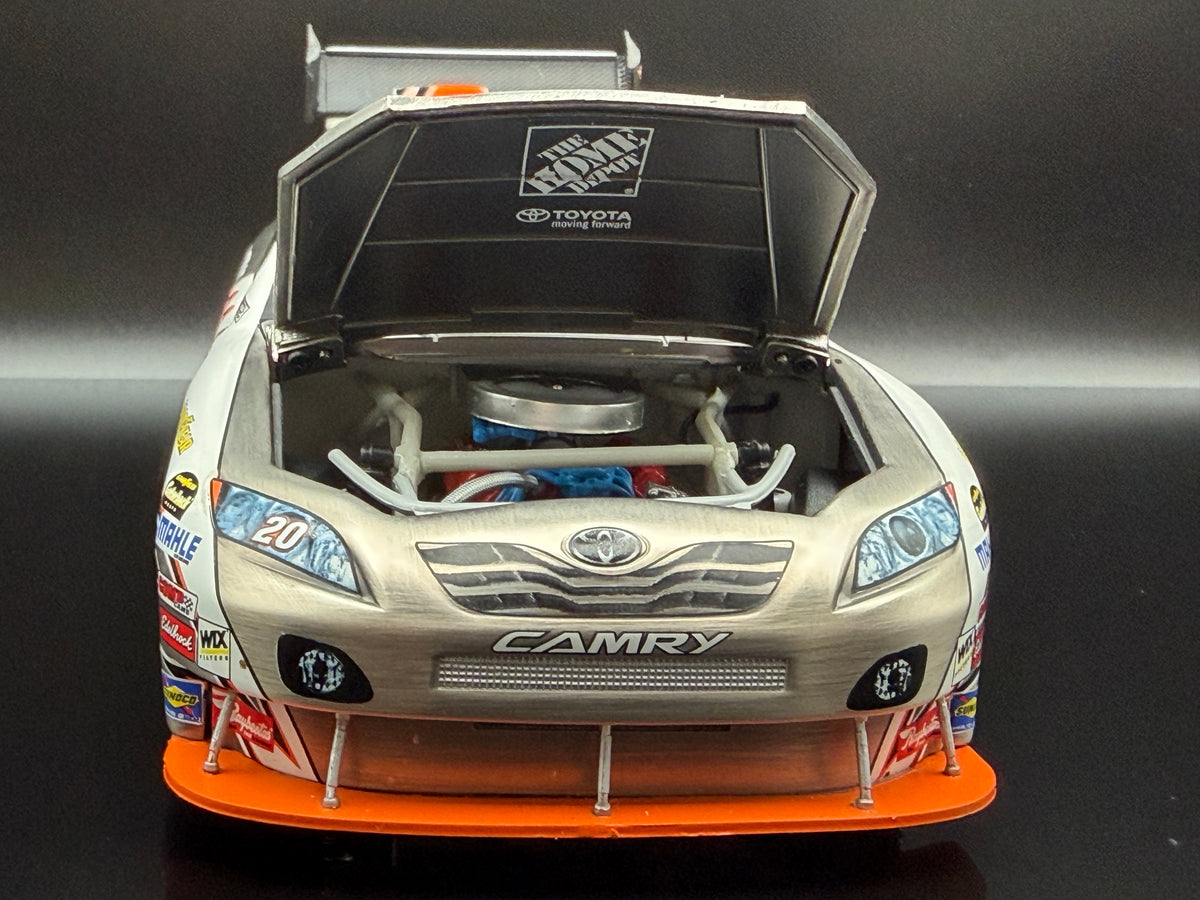 Joey Logano #20 Home Depot 2009 Brushed Metal 1:24 - original photo IMG_2108