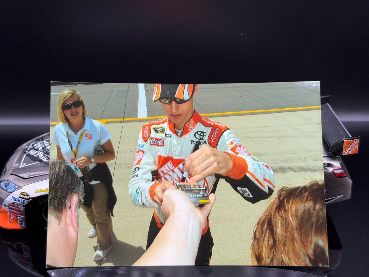 Joey Logano #20 Home Depot 2009 Brushed Metal 1:24 - original photo IMG_2113