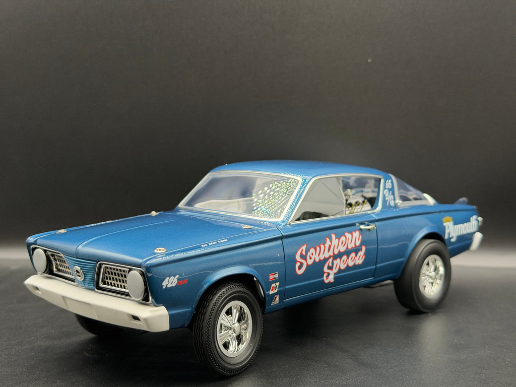 1966 Plymouth Barracuda HEMI Under Glass Southern Speed – ACME A1806138SS – front three-quarter view