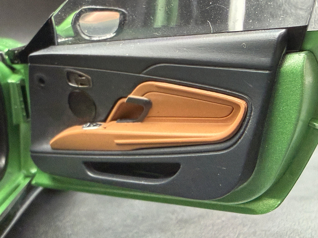 AUTOart DB11 Appletree Green original photo IMG_2095