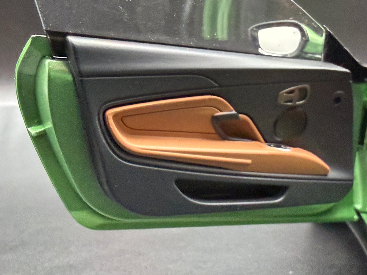 AUTOart DB11 Appletree Green original photo IMG_2096