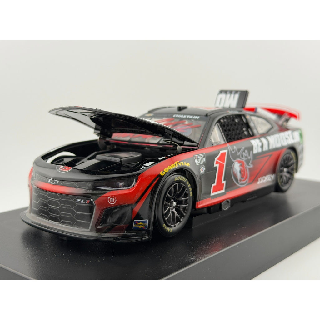 Ross Chastain #1 Moose Fraternity 2023 Camaro ZL1 ELITE 1:24 1/143 DIN 26