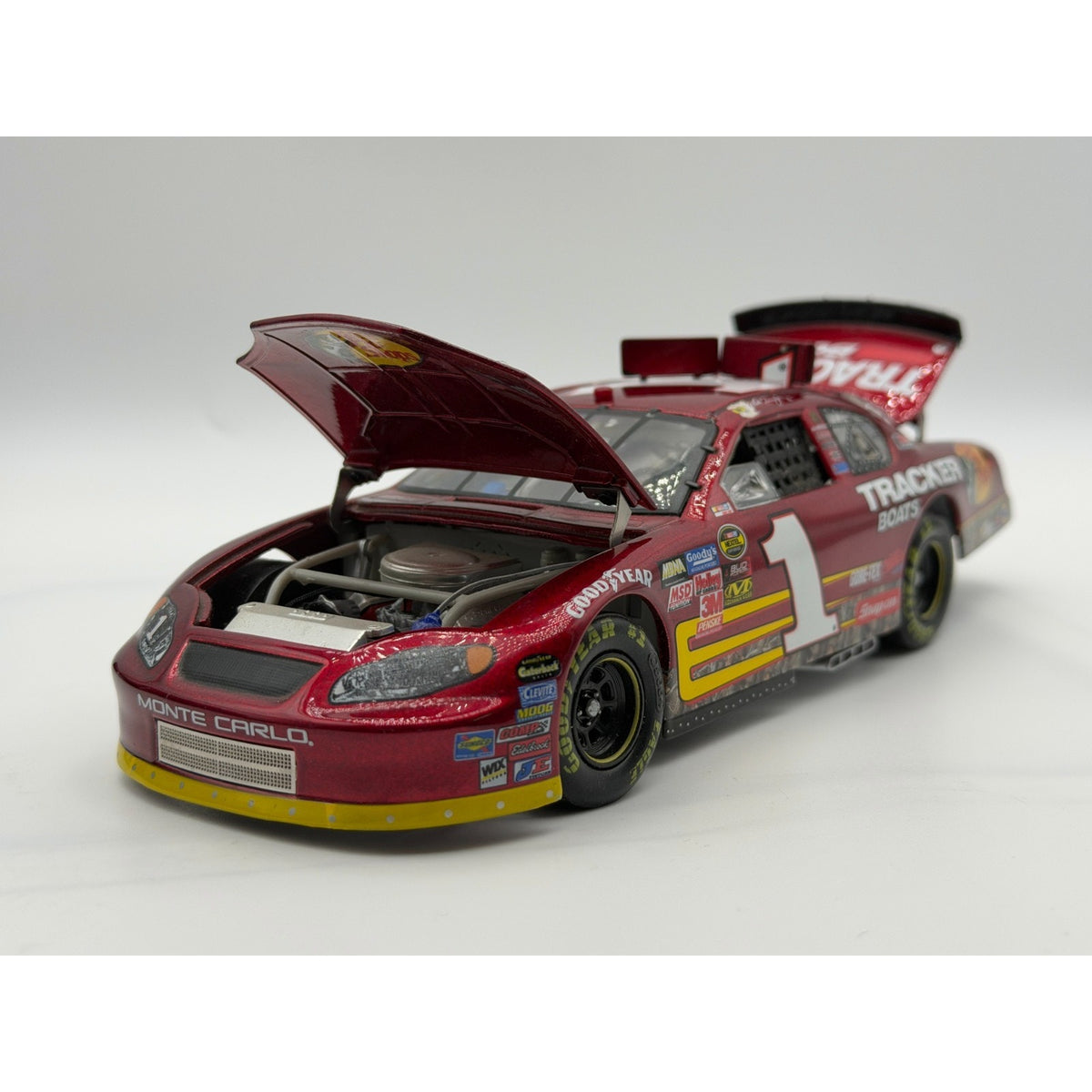 Martin Truex Jr. #1 Bass Pro Shops 2005 Monte Carlo Rookie Stripes 1/6592