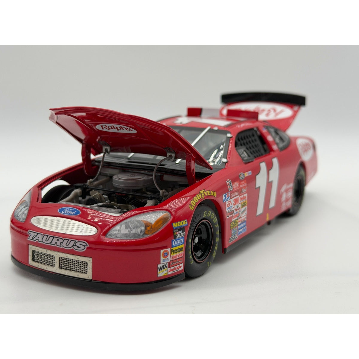 Brett Bodine #11 Ralphs 2000 Ford Taurus Team Caliber 1/2340 DIN 374