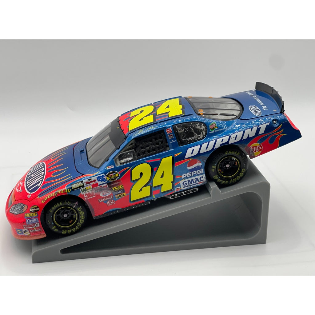 Jeff Gordon #24 DuPont California Raced Win Version 2004 Monte Carlo 1:24