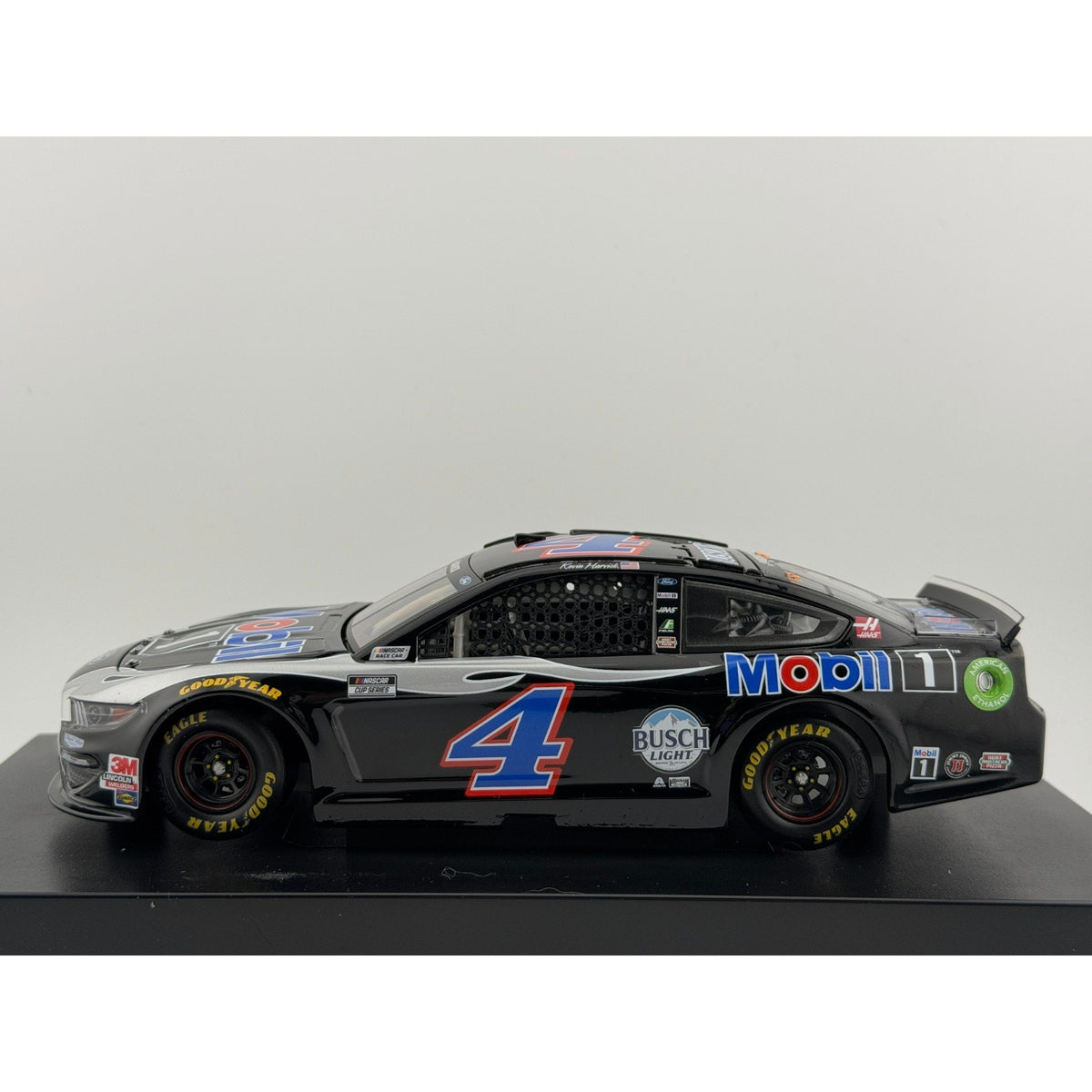 Kevin Harvick #4 Mobil 1 2021 Mustang 1:24 1 of 840 DIN 349 NASCAR Diecast