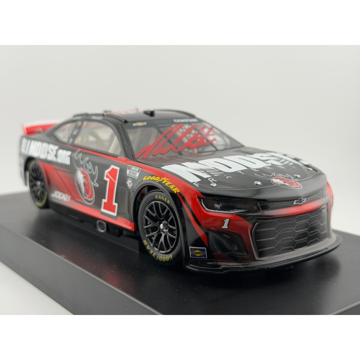 Ross Chastain #1 Moose Fraternity 2023 Camaro ZL1 ELITE 1:24 1/143 DIN 26