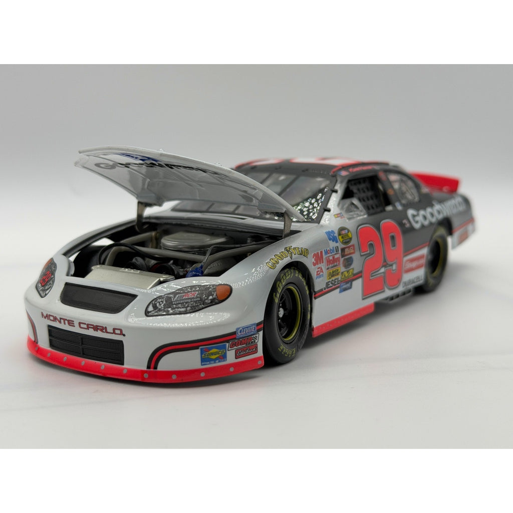 Kevin Harvick #29 GM Goodwrench Daytona Special 2005 Monte Carlo 1/300