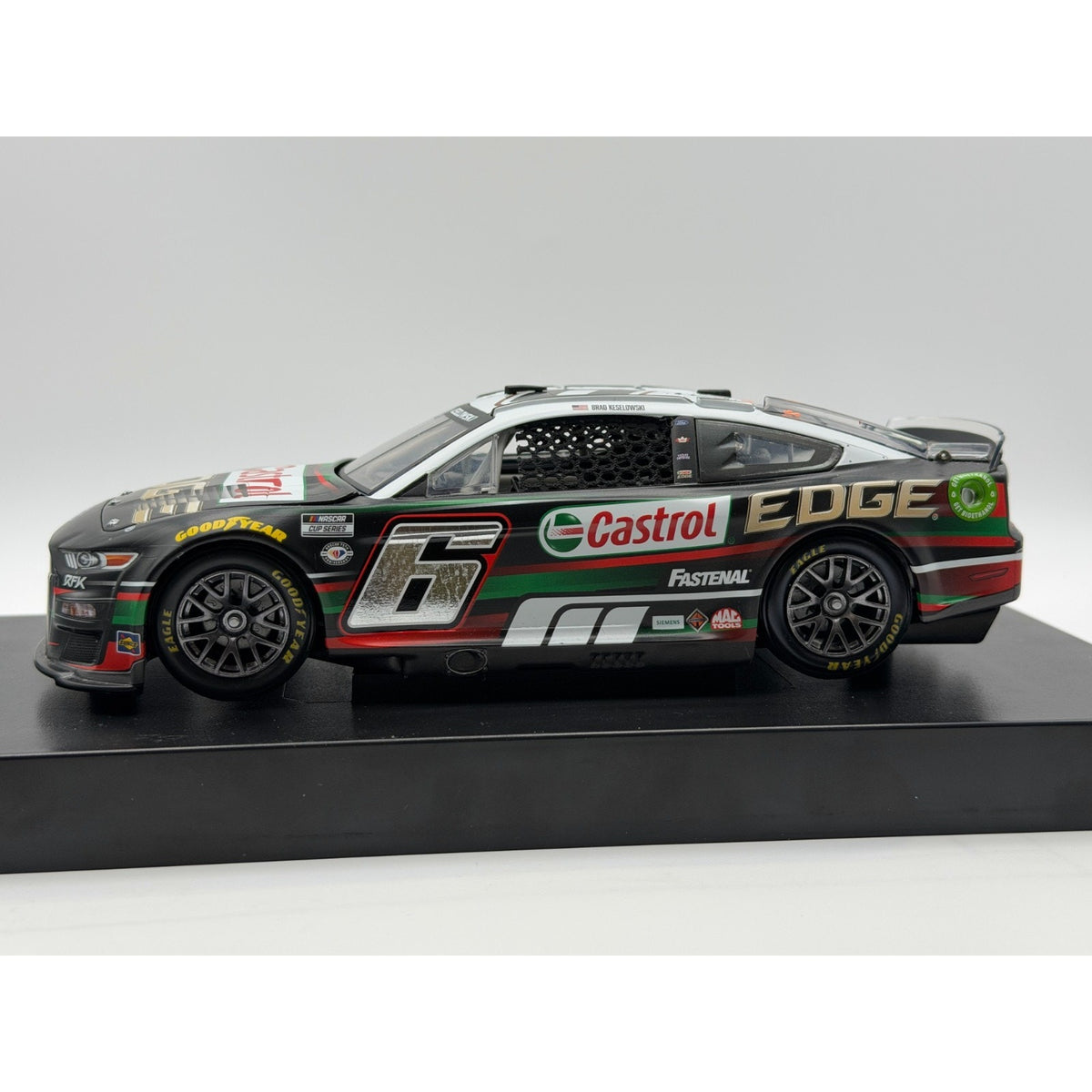 Brad Keselowski #6 Castrol 2023 Mustang Elite 1/103 DIN 95 NASCAR Diecast