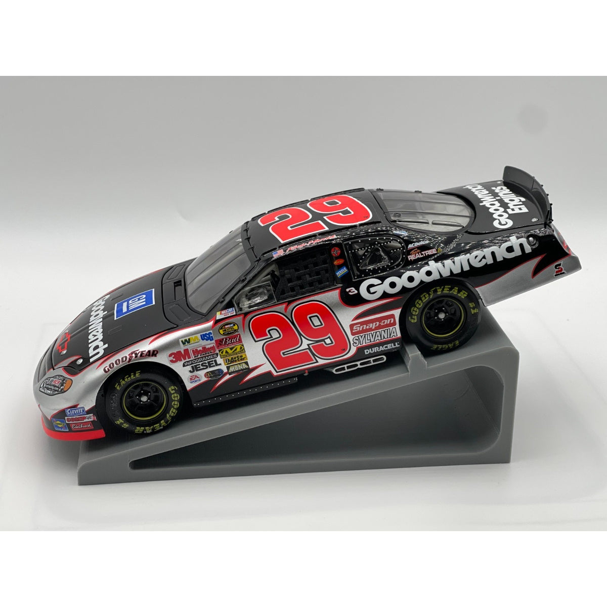 Kevin Harvick #29 GM Goodwrench 2004 Monte Carlo 1:24 NASCAR Diecast