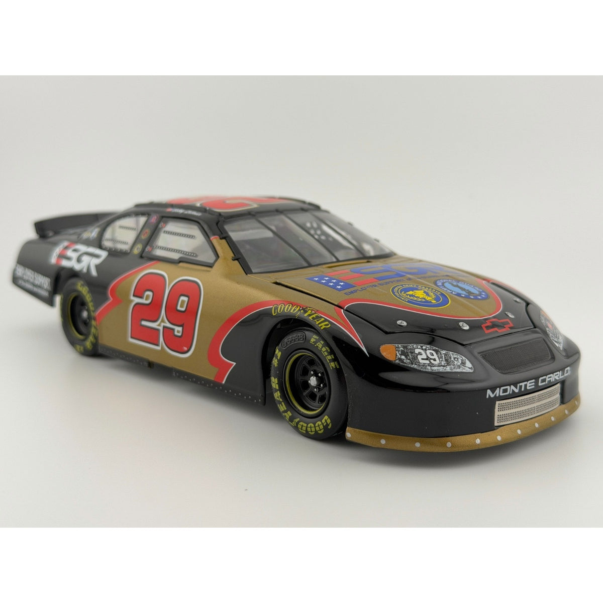 Bobby Labonte #29 ESGR Army Reserve 2004 Monte Carlo 1:24 1 of 4824 NASCAR