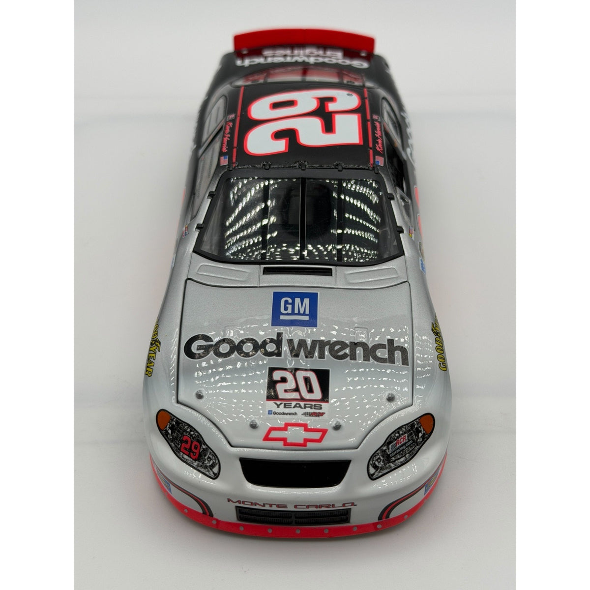 Kevin Harvick #29 GM Goodwrench Daytona Special 2005 Monte Carlo 1/300