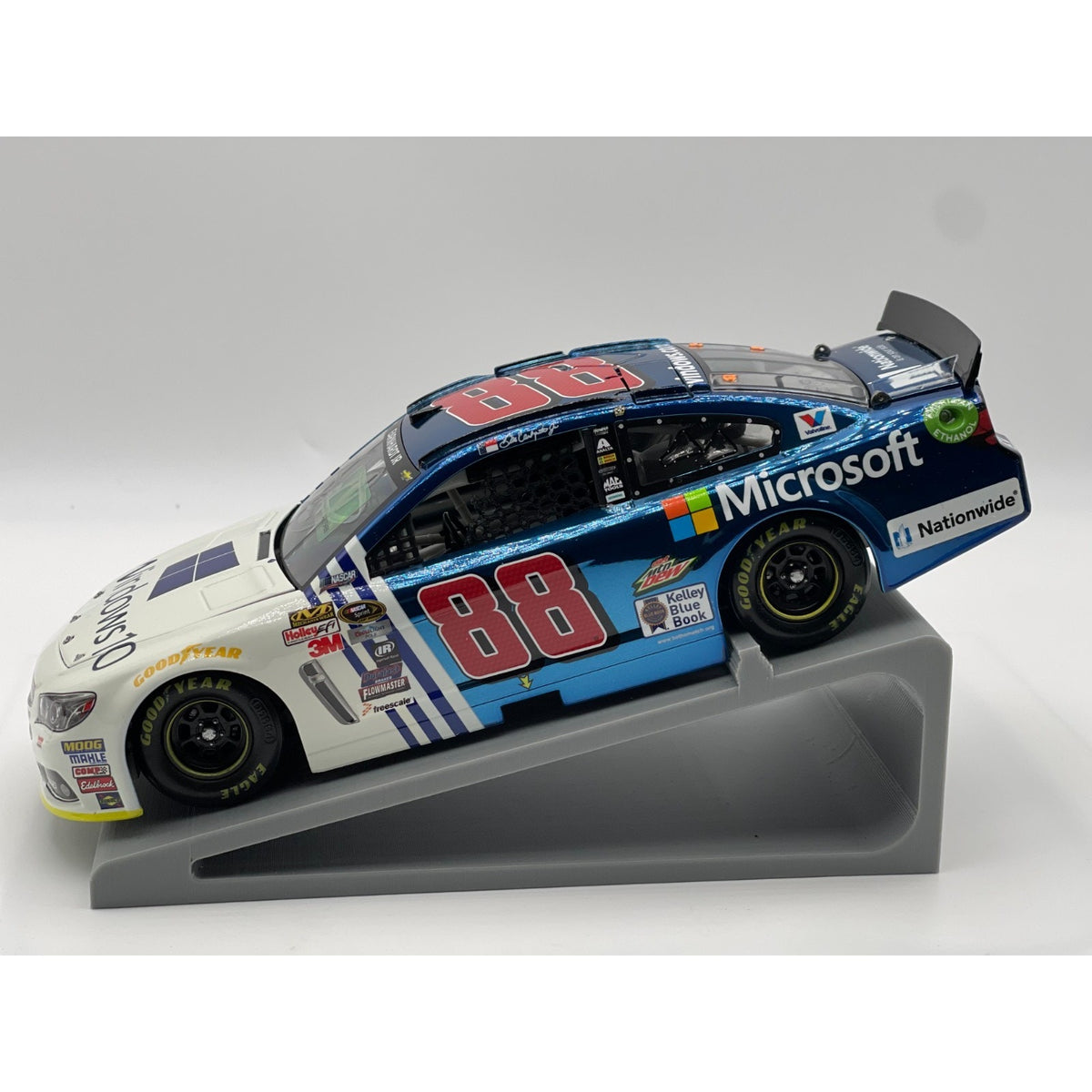Dale Earnhardt Jr. #88 Microsoft 2015 SS Color Chrome Auto 1:24 1/100 NASCAR Diecast